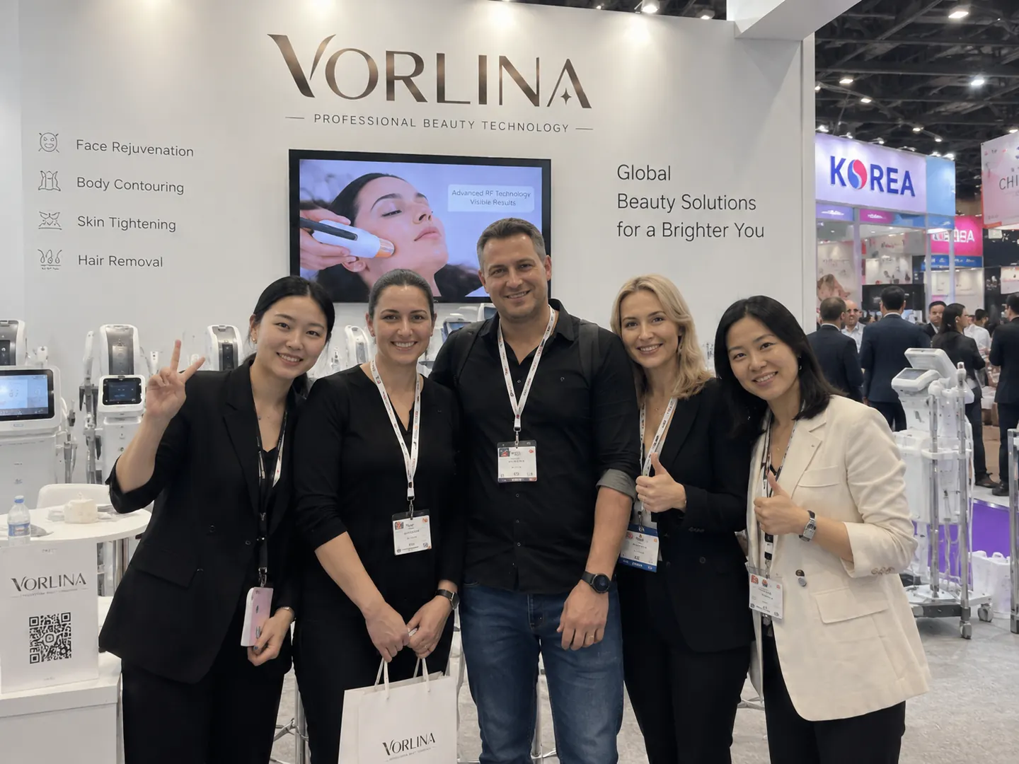 The VORLINA team at the fair stand